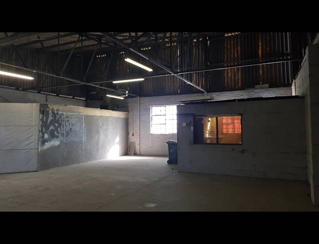 200M² FACTORY RENTED IN BLACKHEATH INDUSTRIAL